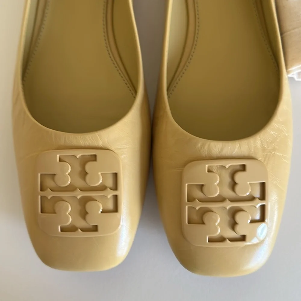 New Tory Burch Yellow Leather Ballet Flats with TB Logo. Size 7.5.